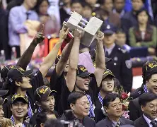 英雄联盟台服官网地址一览-包含关键时刻突围战来临，广东宏远围绕足总杯完成体检，态度坚定，纪律约束更严格的词条